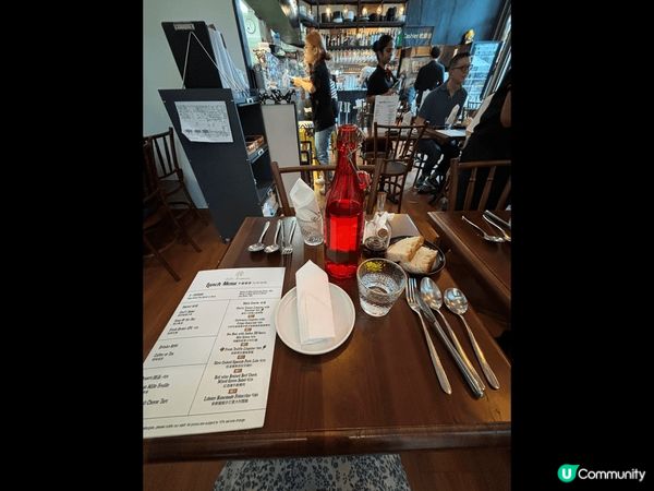 RaRe Restaurant 紅館，位於中環干諾道中50號...