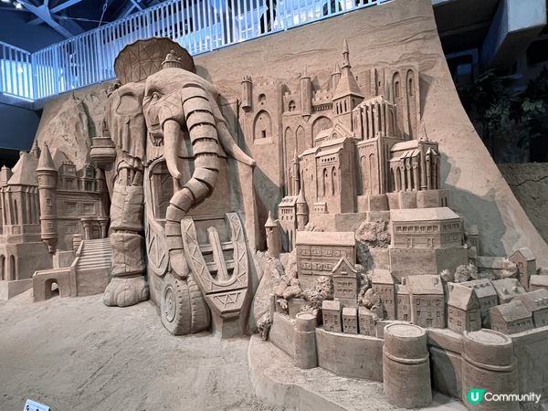 日本的鳥取沙丘是集合藝術與大自然的地方，廣闊無邊的沙洲配搭衛...