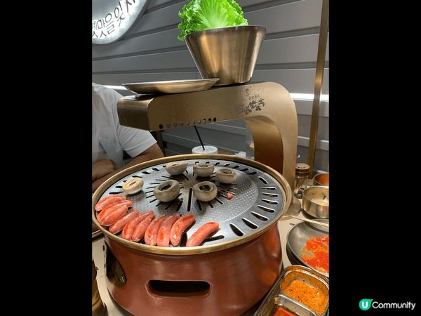 Biang biang麵又闊又掛汁，西塔老太太香腸煎香好食，...