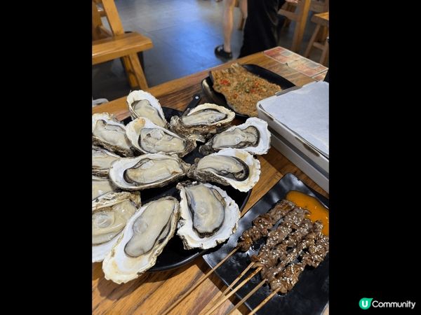 中意食蠔同串燒既都唔好放過。 呢間不論係蒸蠔定係烤蠔都一樣咁...