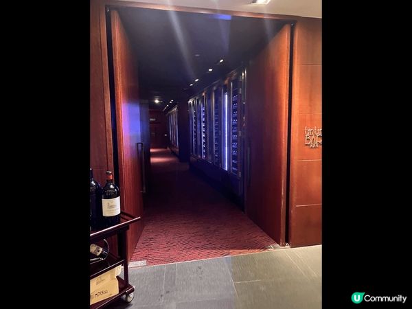 上個月去左沙田凱悅酒店?天天吧，有靚酒?有美食??好適合情侶...