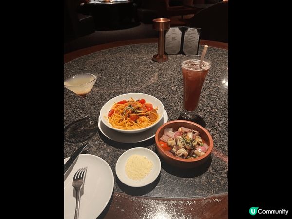 上個月去左沙田凱悅酒店?天天吧，有靚酒?有美食??好適合情侶...