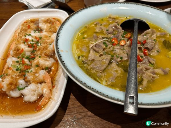 這是一間位於深圳的餐廳名字是外婆家菜式選擇多不錯，價錢還是便...