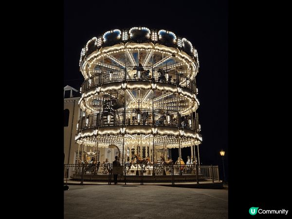 豪斯登堡真係好chill, 影下相打下卡, 玩下game ,...