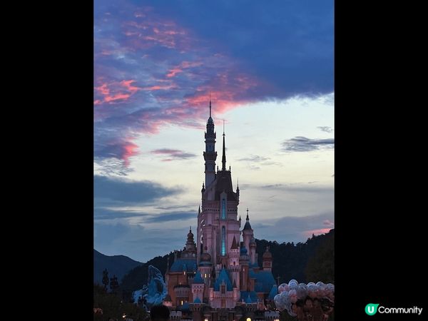 今年生日慶祝去了淺水灣打卡，並在迪士尼遊玩了一天最後有很美麗...