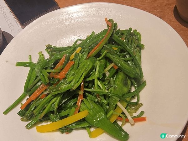 帶小朋友暑假去深圳旅行，吃了特色的雲南菜，那個菠蘿飯是甜的，...