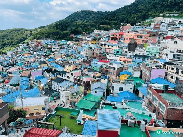 Busan 有免費韓服, 可以包做頭髮, 穿著韓服去外面拍照...