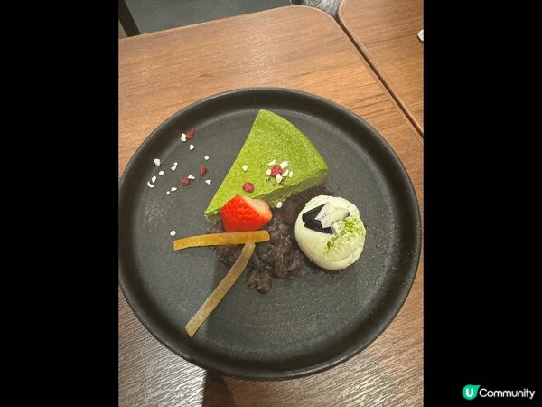 Cafe deco pizzeria ~牛扒薯條，辣肉腸pi...