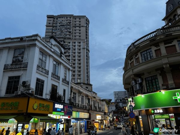 這裏是廣州的東山口，作為時興的文藝小區，周圍有不少典雅的紅磚...