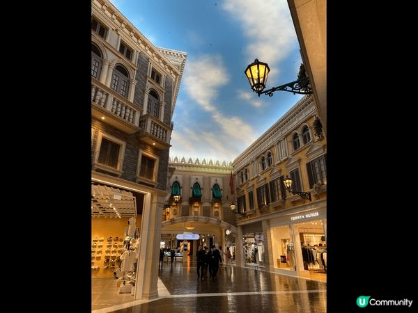 澳門之旅，一落船必行?威尼斯人酒店商店，影?相打?卡。之後，...