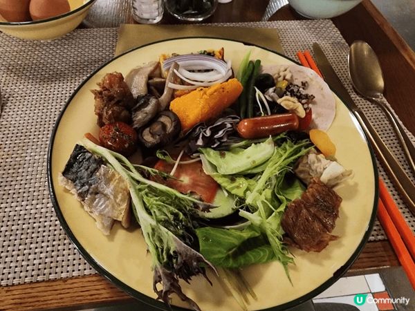 在逸東酒店的普慶餐廳吃了個令人心滿意足的早餐自助餐