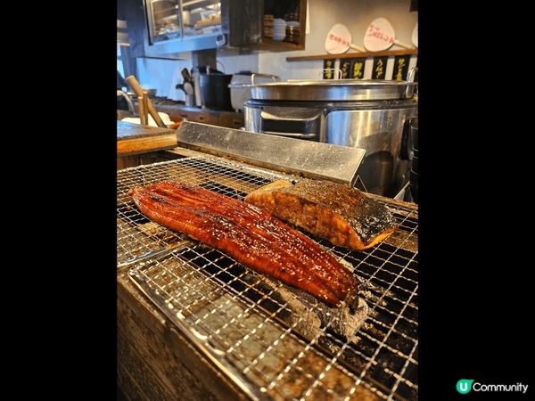 福岡一間爐端燒餐廳。日式早餐，炭燒銀鮭，新鮮鰻魚。 食落有陣...