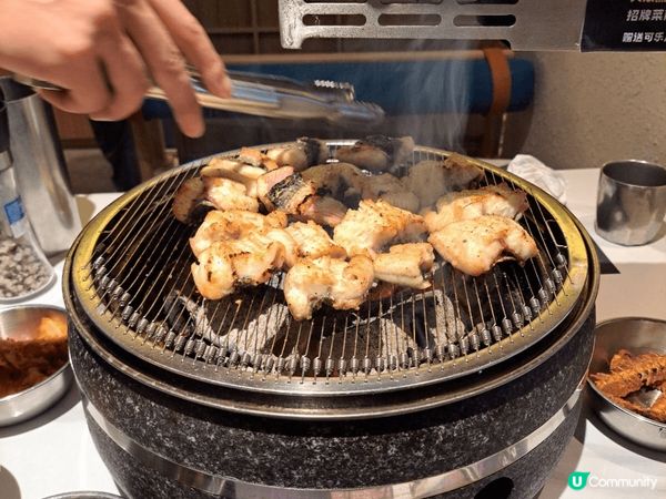 炭燒雞，香噴噴。煲仔小菜，滋味都爆。韓式甜品，幸福到暈。