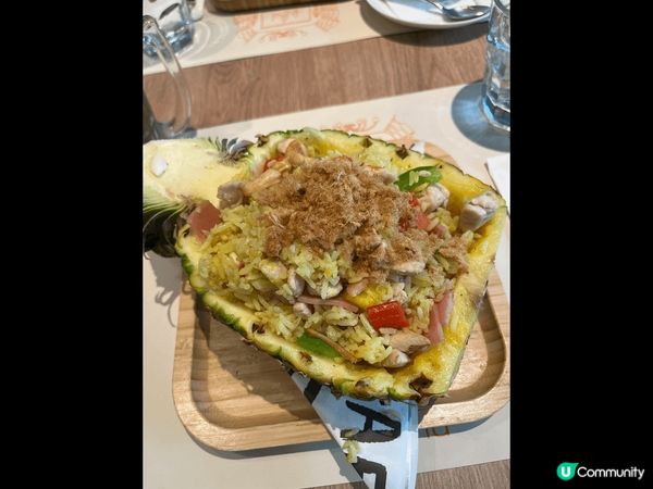 泰好味 係走左提子乾既菠蘿雞肉炒飯???? 要$100埋單包...