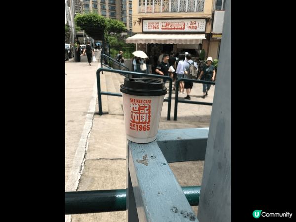 澳門美食之旅：強記炭燒㗎啡，配上美味豬扒包，絕配。另三盞燈午...