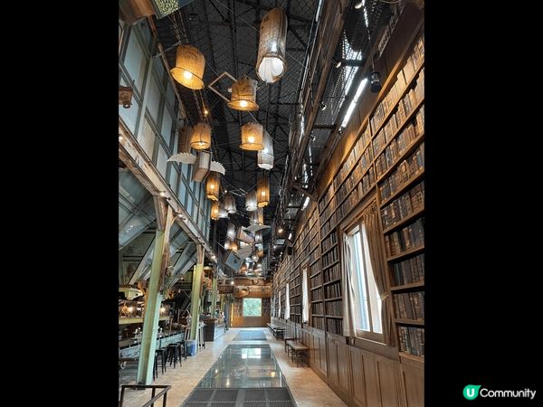 台南的神農街夜景 太有氣氛 還有林百貨的天台 日本神社小縮影...