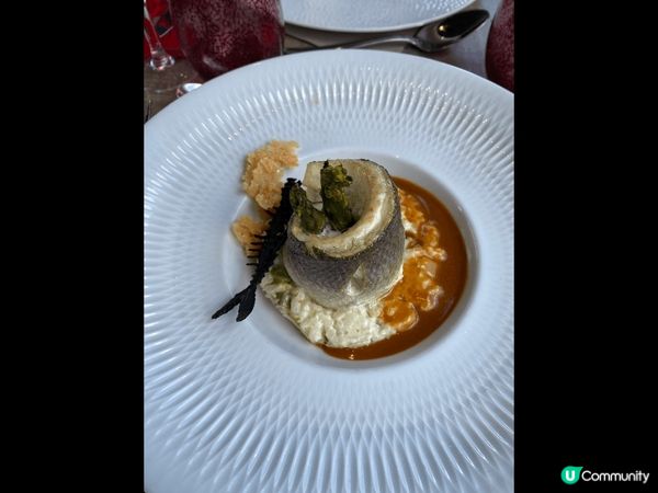 塞納河遊船午餐，可以一邊食午餐（正常味道?）、一邊遊河睇風景