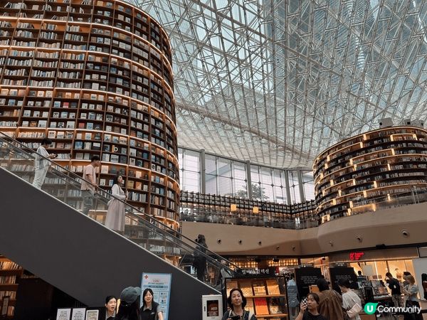 Coex Mall 裡的「星空圖書館」一直都是韓國的打卡熱點...