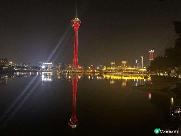 澳門西灣湖夜遊，同一時間看見兩座旅遊塔；超扺。