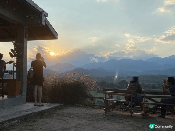 第一張為清邁PIE的日落景觀,有飲品亭可購飲品及小食一邊享受...