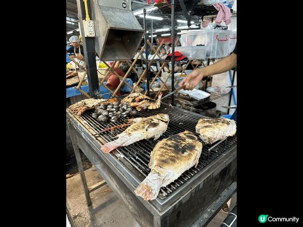 泰國布吉 Naka Weekend Market 即叫即燒海...