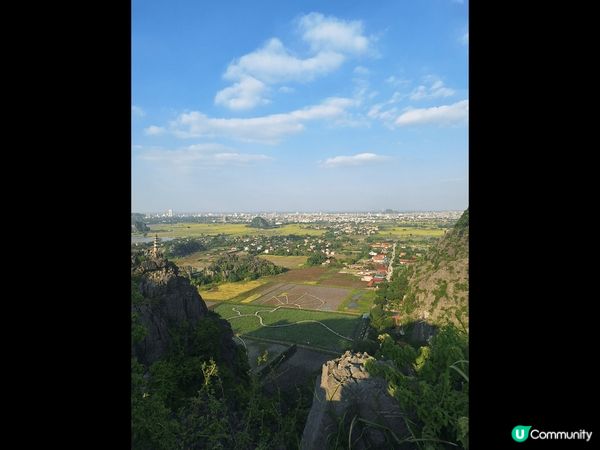 越南陸龍灣的山水景色。