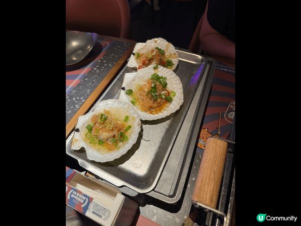 呢間係荃灣食烤魚嘅餐廳，叫”漁樂場”，夜晚都幾多人，坐滿晒，...