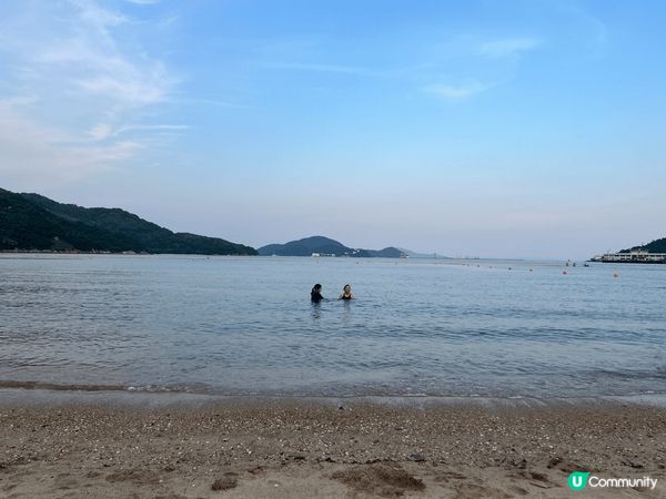 梅窩銀鑛灣仲係水清沙幼，有蜆有寄居蟹既地方，一出酒店就已經係...