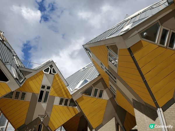 鹿特丹舊港的立體方塊屋由建築師Piet Blom設計，其概念...