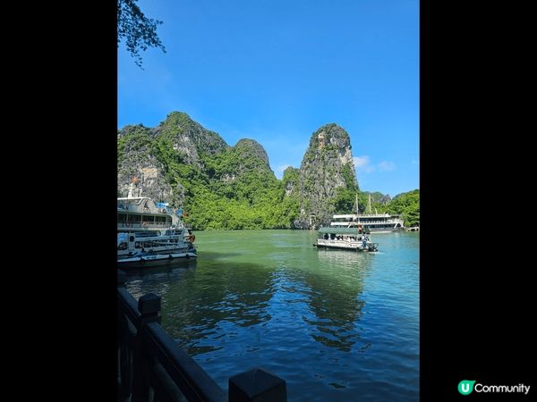 越南下龍灣，有小桂林之稱，其實下龍灣比桂林更大，風景也很優美...