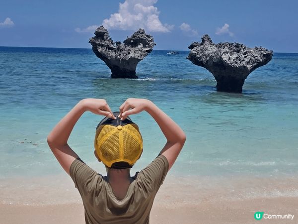 如玻璃透淨，各種藍色交替，沖繩的海令人樂而忘返。推薦瀨底海灘...