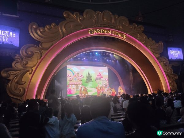 樂天世界✨✨有好多遊戲設施，刺激好玩，仲有好多小食！