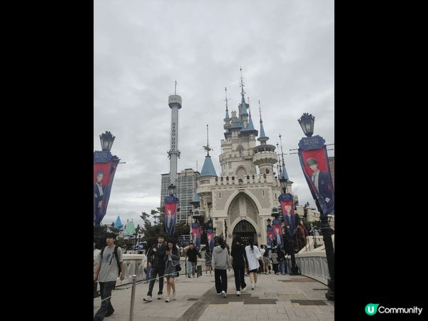 樂天世界✨✨有好多遊戲設施，刺激好玩，仲有好多小食！