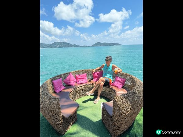 布吉島的打咭餐廳 cafe viewpoint在懸崖邊，到處...