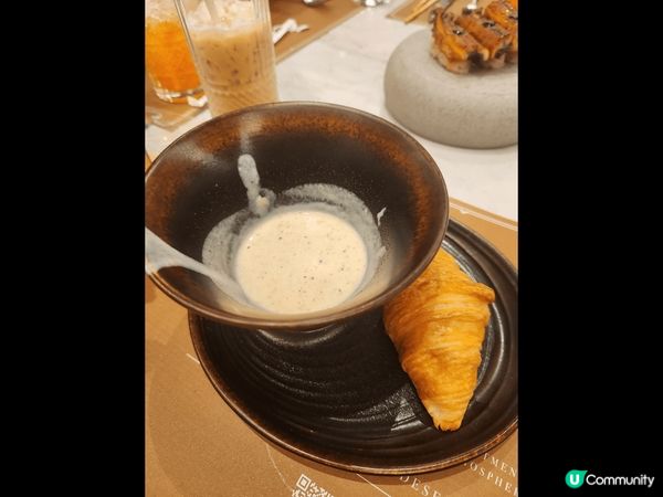 曼谷出名既copper buffet, 需要提前上網預訂位子...