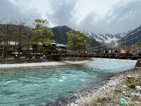 微雨的四月某一天, 上高地河童橋隔離的一間Cafe, 慢慢地...