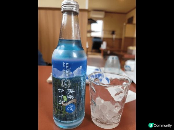 @北海道美瑛［白金青池］，樹蔭底下，藍天白雲，食住一樣藍白嘅...