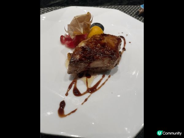 位於銅鑼灣的「本命」鐵板燒，一早預約好，人少少坐得好舒服，一...