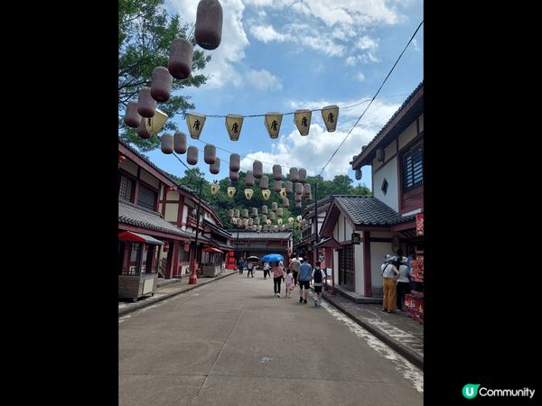 這裡係中山影視城，入面有不同國家的佈景供遊客影相，亦都有馬車...