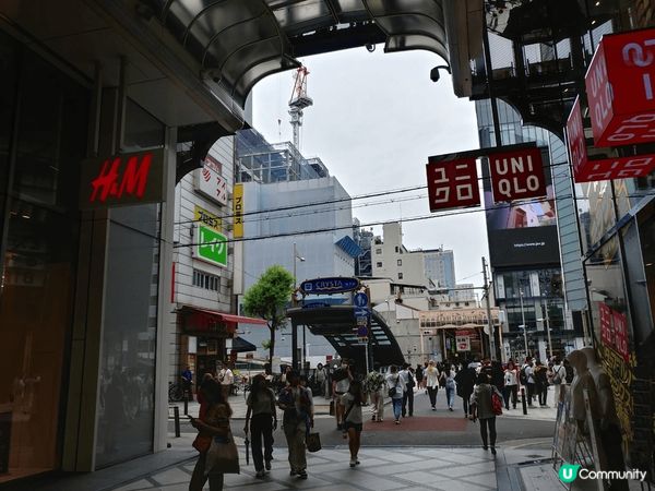 位置於日本關西國際機場客運航運大樓售票處與大阪著名購物區心齋...