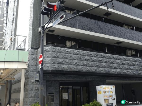 位置於日本關西國際機場客運航運大樓售票處與大阪著名購物區心齋...