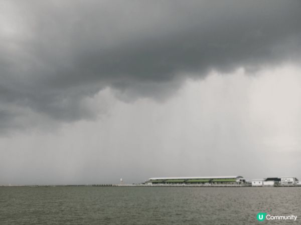 在泰國芭堤雅，我從酒店出發，駕駛電單車前往春武里新景點日本都...