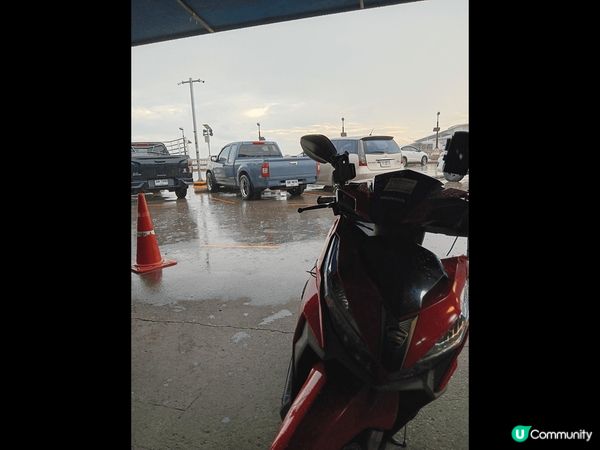 在泰國芭堤雅，我從酒店出發，駕駛電單車前往春武里新景點日本都...