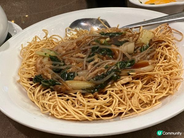 肉絲煎兩面黃,有脆身嘅麵食又有有汁嘅味有兩種口味｡人生就是充...