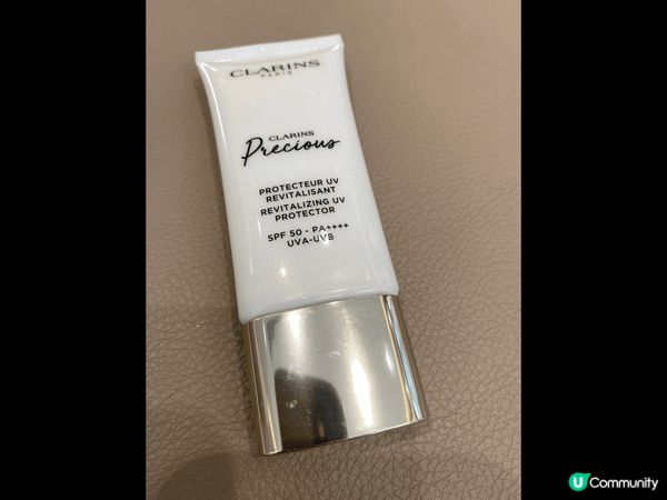 Clarins Precious 系列的洗面產品和防曬霜是我...