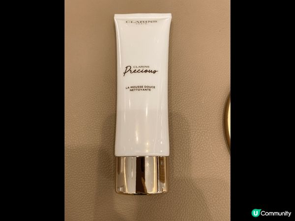 Clarins Precious 系列的洗面產品和防曬霜是我...