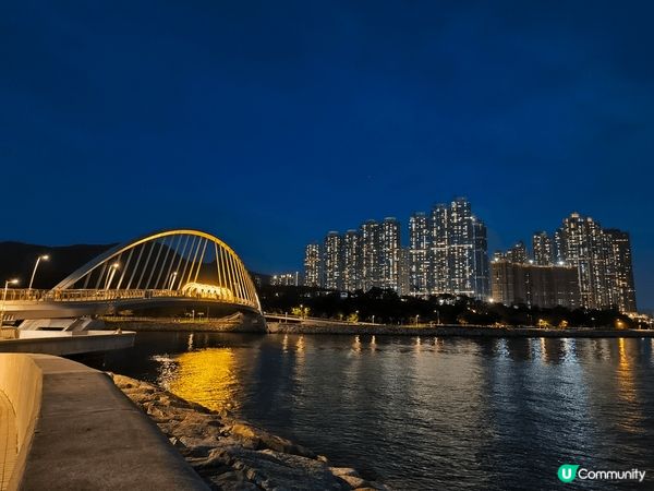 將軍澳海旁新景點.晚上亮燈打卡更美。