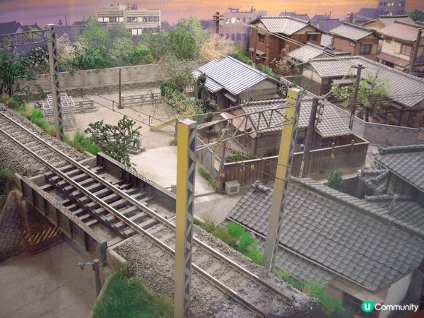 東京眼中的就是一條廣闊的藝術街道，這裏的藝術館、博物館林立，...