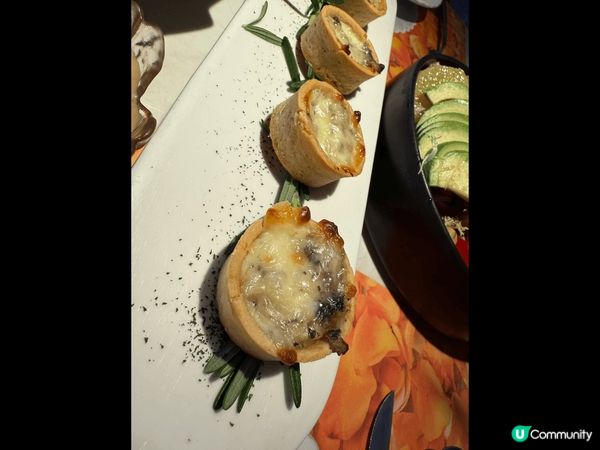 深圳寶安區歡樂港灣商場「遇見花瓣」，打卡一流，食物亦不錯，商...