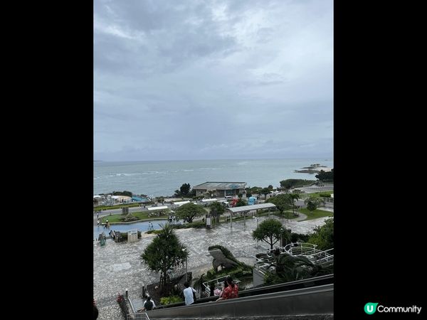沖繩美麗海水族館是亞洲三大水族館之一，其中黑潮之海是全世界最...